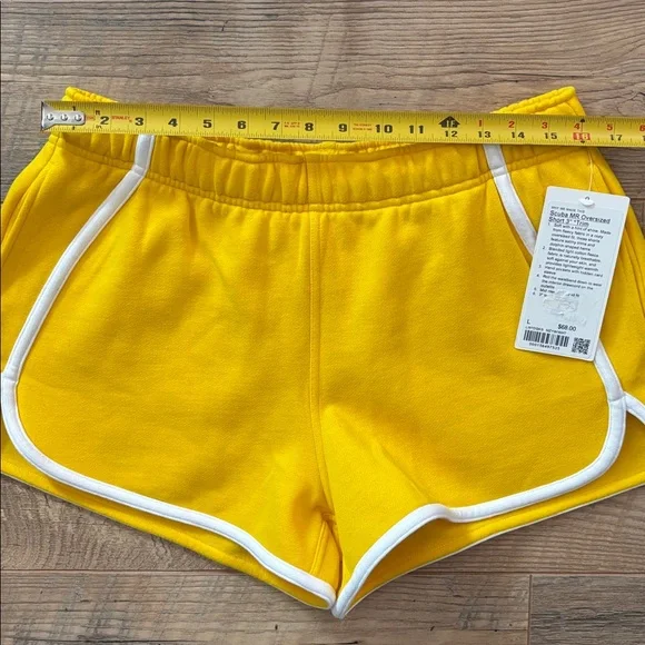 NWT Scuba Mid Rise Oversized Short 3” Trim Women’s Size Large MZYW/WHT - Picture 4 of 9